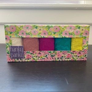 HANKY PANKY 5 pack low rise signature lace thongs, NEW IN BOX